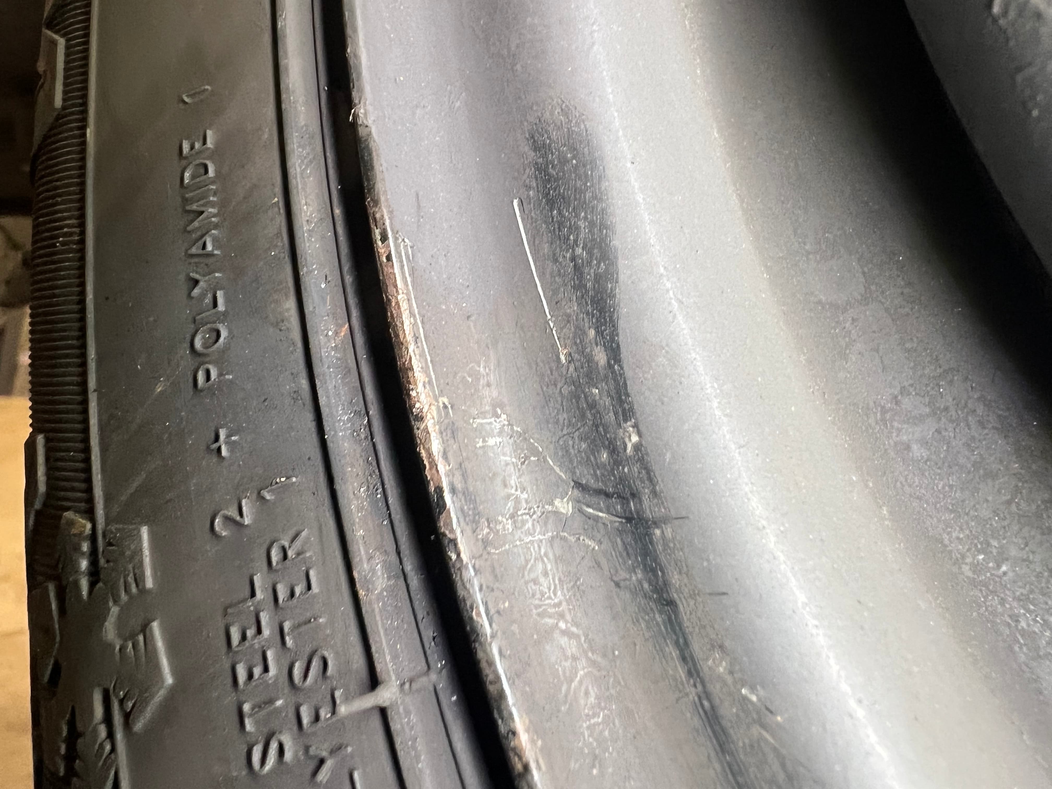 Felgenschaden nach Bordsteinberührung